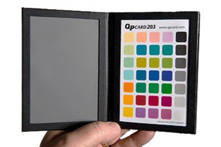 Цветна таблица QPcard 203 Book